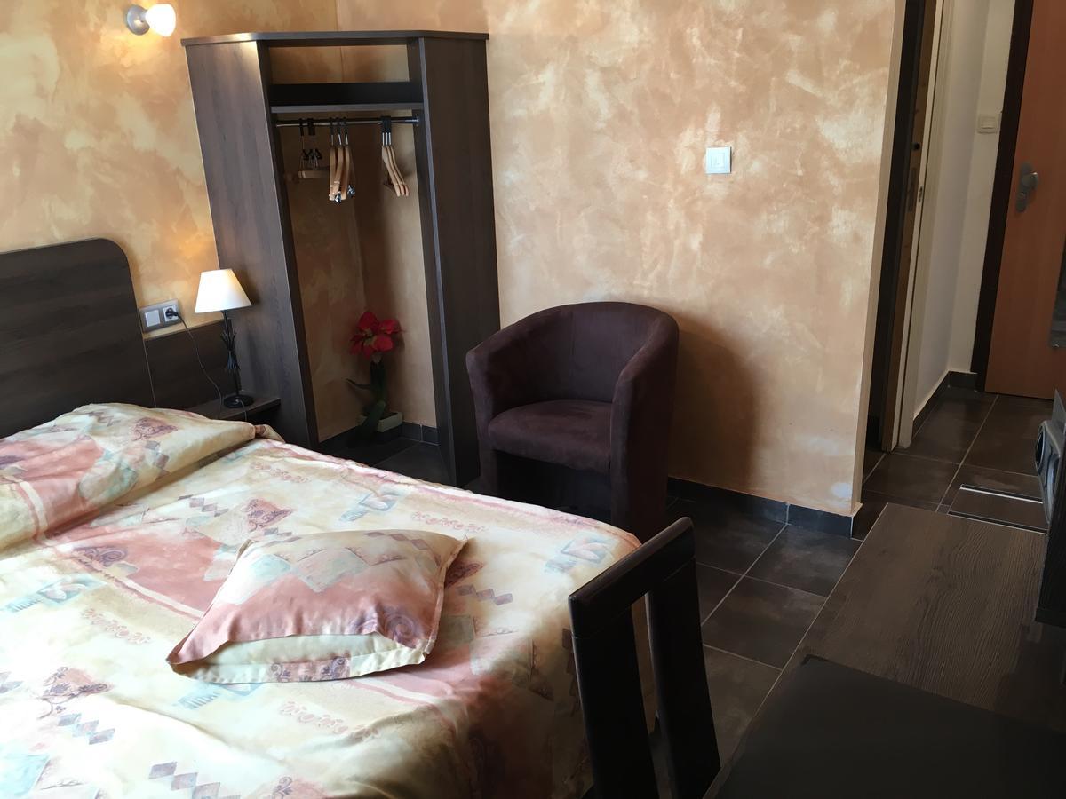 Hotel Morris Le Pont-de-Beauvoisin ภายนอก รูปภาพ