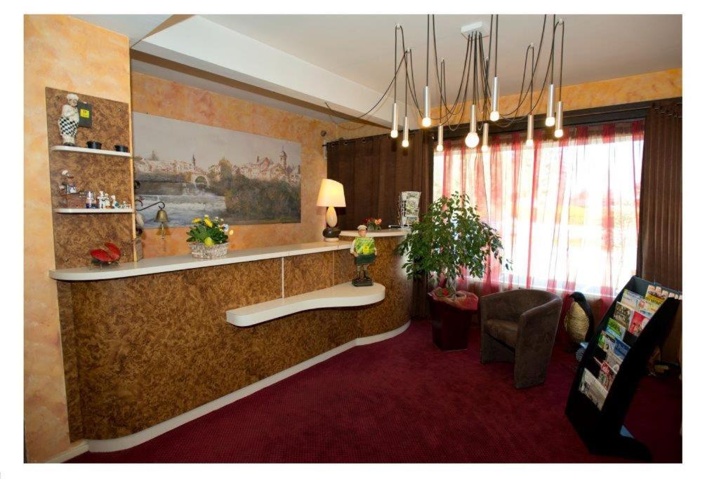 Hotel Morris Le Pont-de-Beauvoisin ภายนอก รูปภาพ