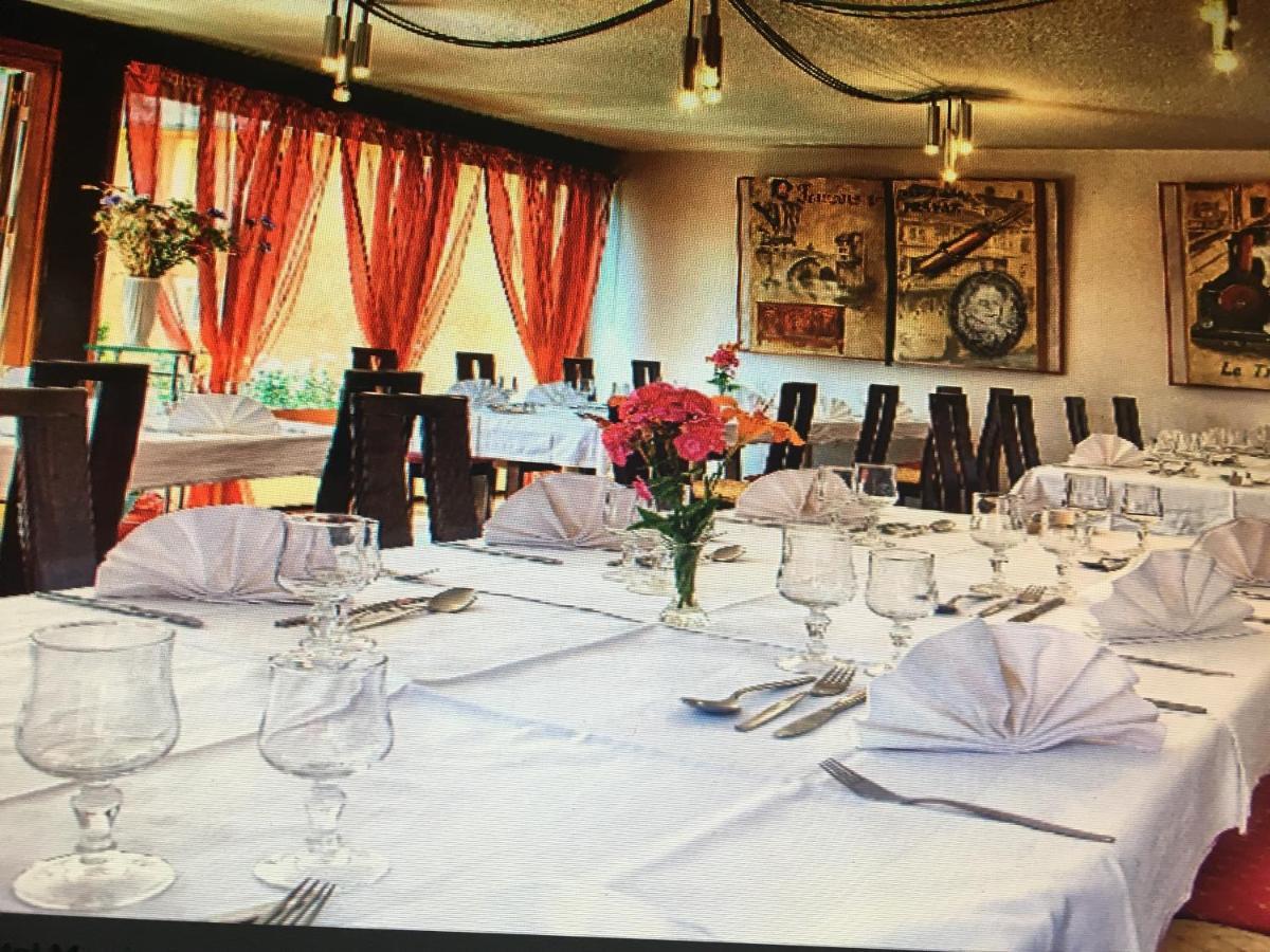 Hotel Morris Le Pont-de-Beauvoisin ภายนอก รูปภาพ
